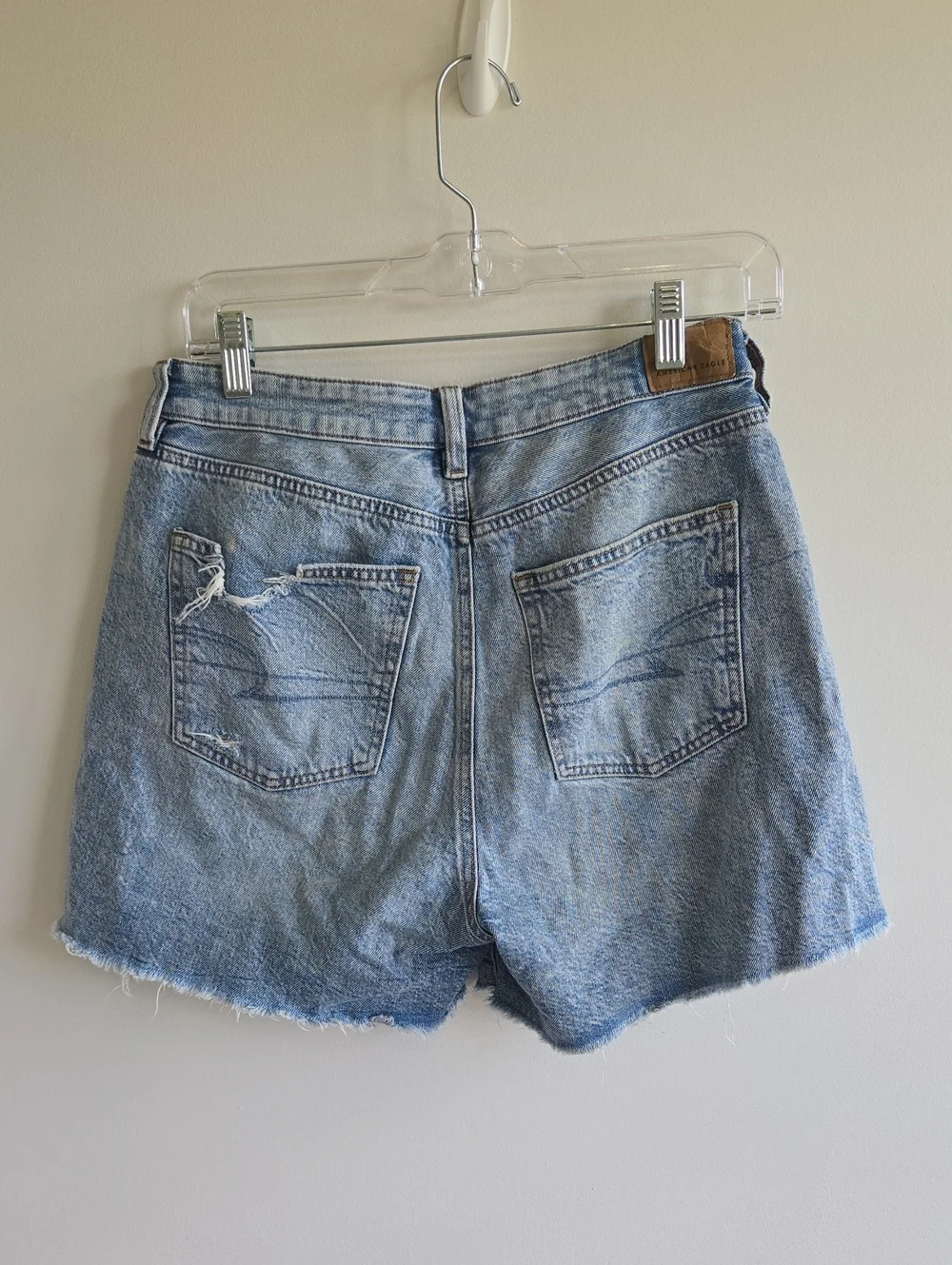 American Eagle Baggy Mom Short High Rise Distressed Denim AE Size 4